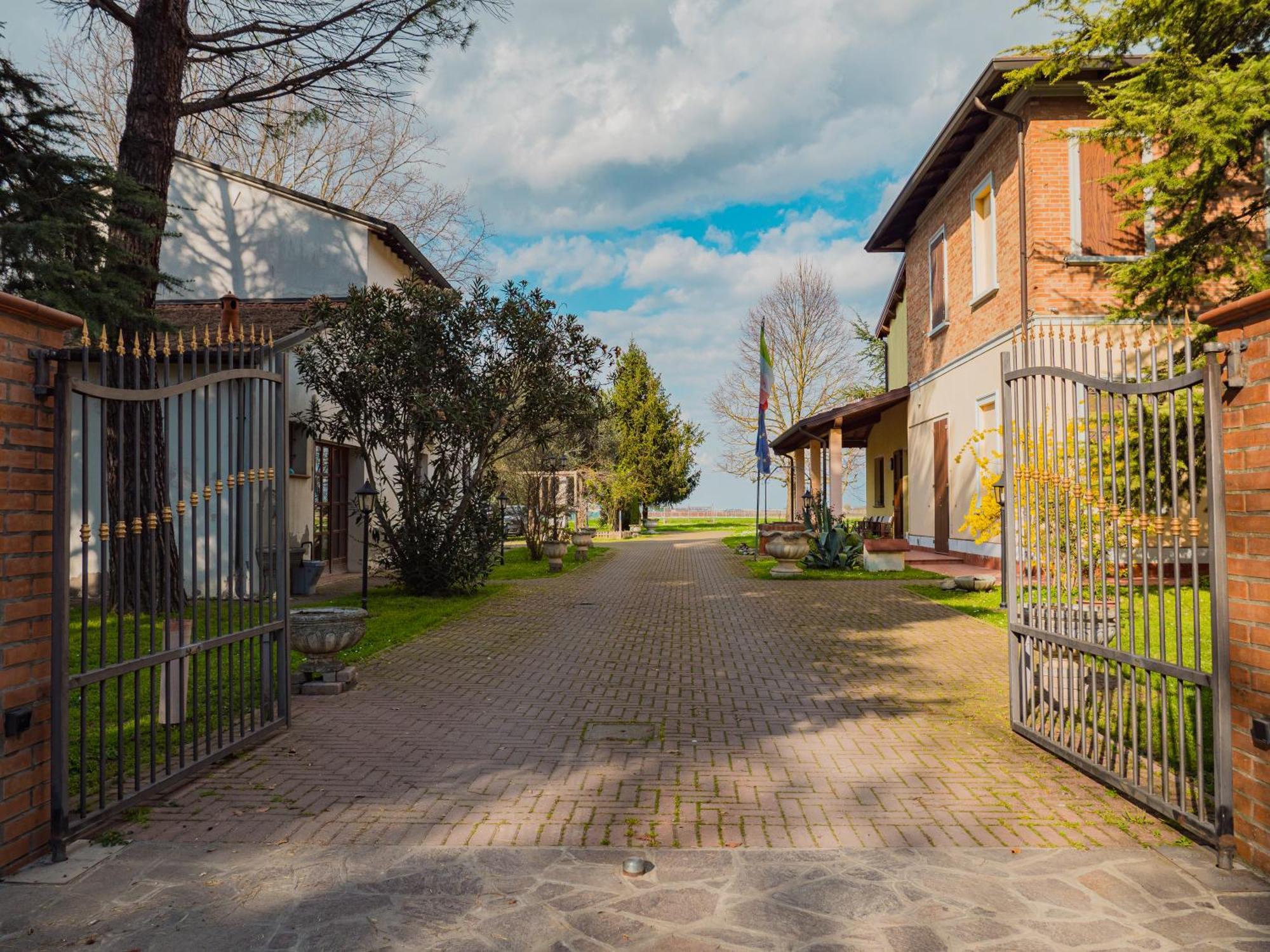B&B Villa Erika Луґо Екстер'єр фото