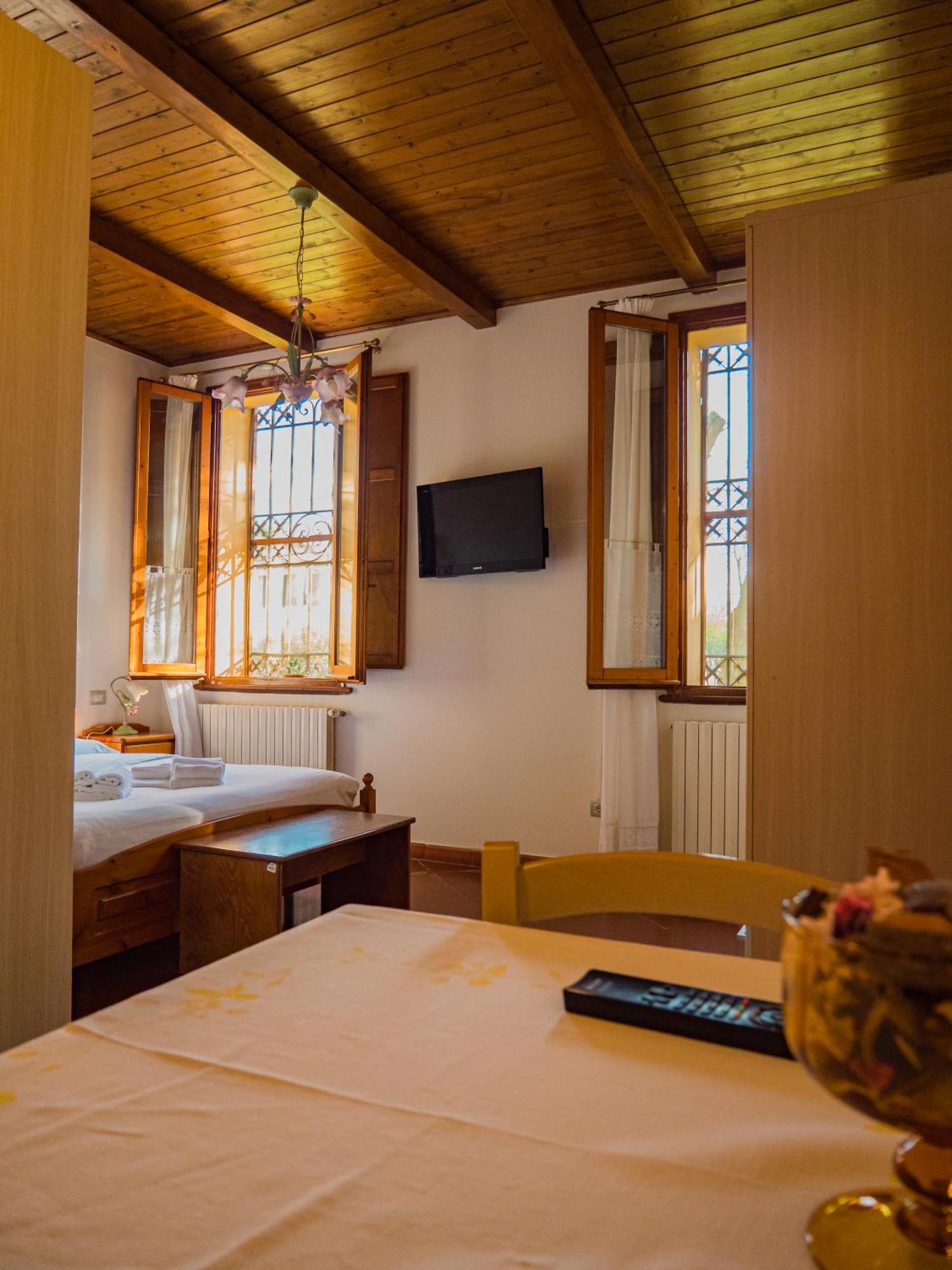 B&B Villa Erika Луґо Екстер'єр фото